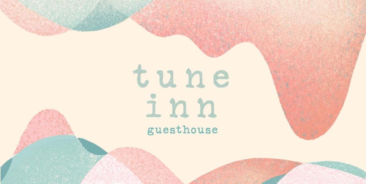 Tune Inn Activity Guesthouse- Over 24'S Ипсос Екстериор снимка