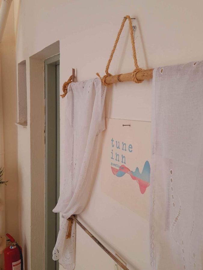 Tune Inn Activity Guesthouse- Over 24'S Ипсос Екстериор снимка
